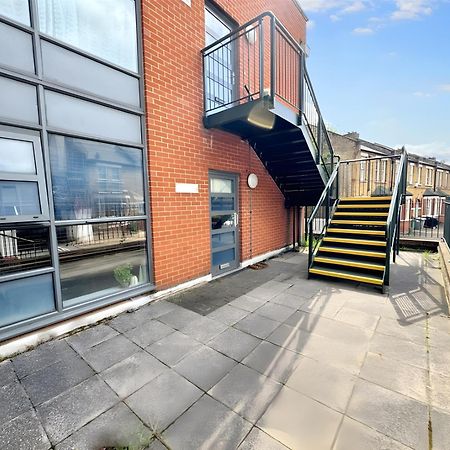 Ferienwohnung Stylish 2-Bed In Stratford London Exterior foto